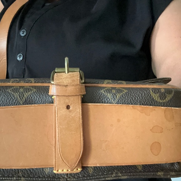 Louis Vuitton Monogram Cartouchiere 22 - Picture 5 of 10
